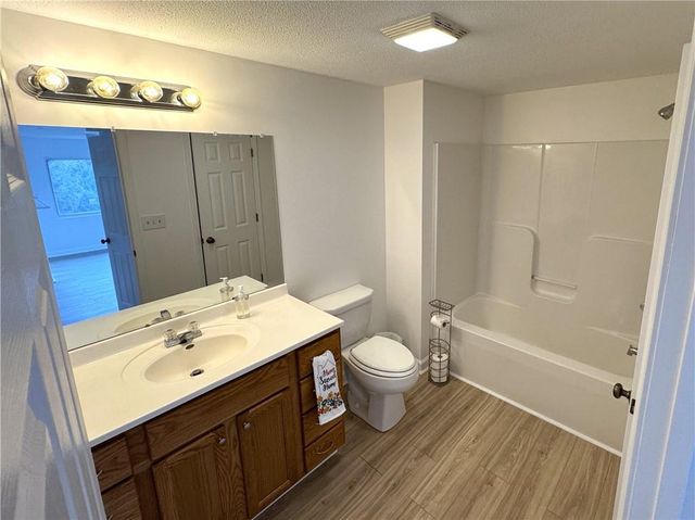 62 Maple Drive, Linn Valley, KS 66040