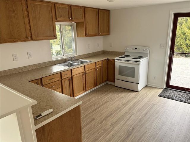 62 Maple Drive, Linn Valley, KS 66040