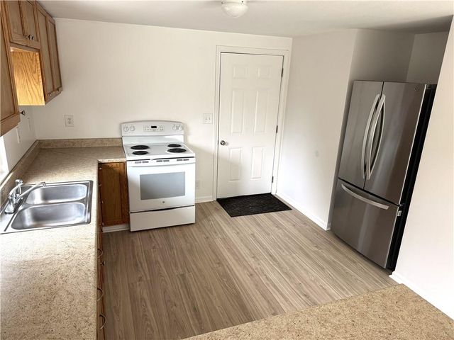 62 Maple Drive, Linn Valley, KS 66040