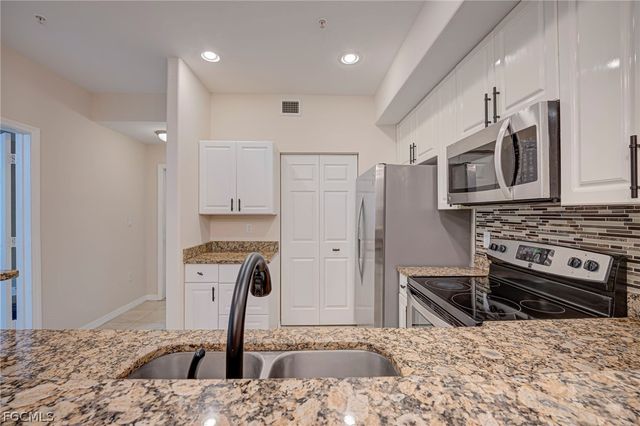 13150 Bella Casa CIR 2192, Fort Myers, FL 33966