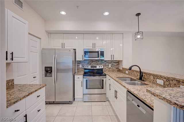 13150 Bella Casa CIR 2192, Fort Myers, FL 33966