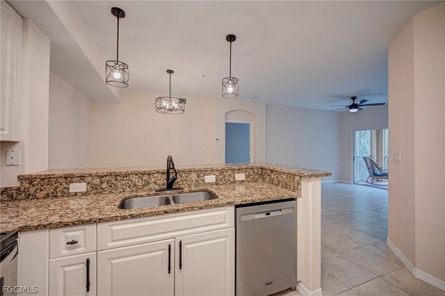 13150 Bella Casa CIR 2192, Fort Myers, FL 33966