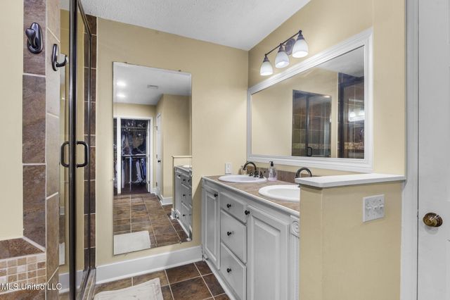 1940 Sheffield Drive, Jackson, MS 39211