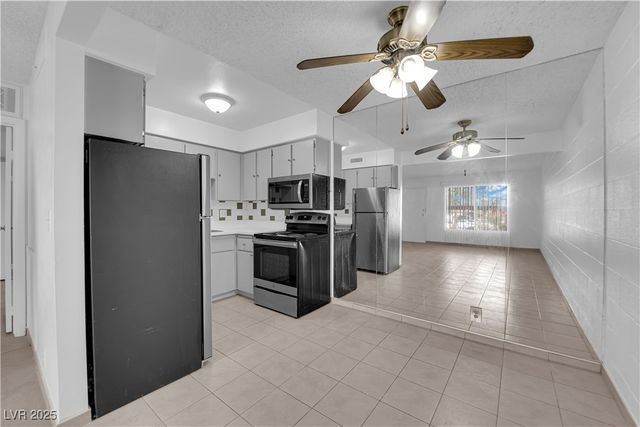555 South Royal Crest Circle 2, Las Vegas, NV 89169