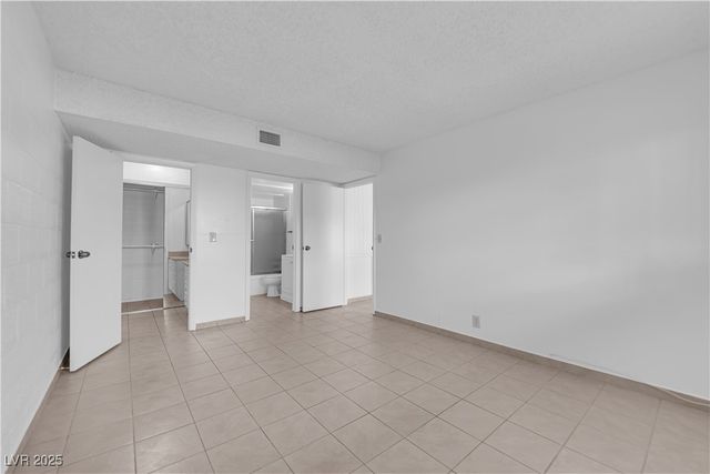 555 South Royal Crest Circle 2, Las Vegas, NV 89169