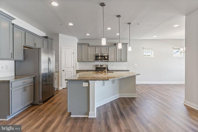 11337 FLAG CT, White Plains, MD 20695