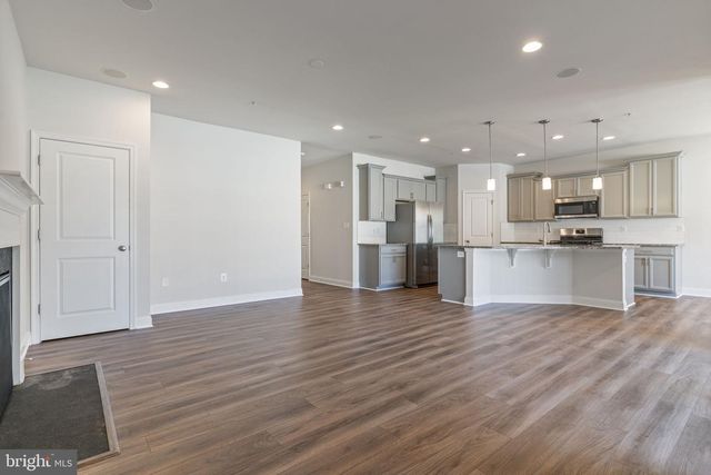 11337 FLAG CT, White Plains, MD 20695