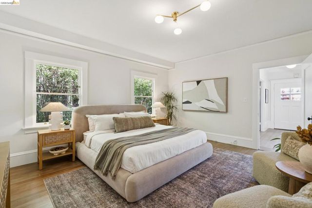 5451 Lawton Ave, Oakland, CA 94618