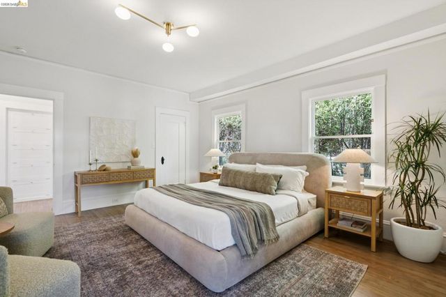 5451 Lawton Ave, Oakland, CA 94618