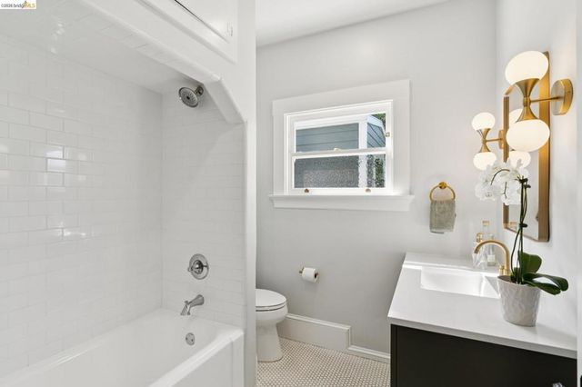 5451 Lawton Ave, Oakland, CA 94618