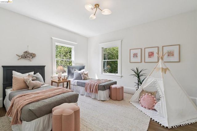 5451 Lawton Ave, Oakland, CA 94618