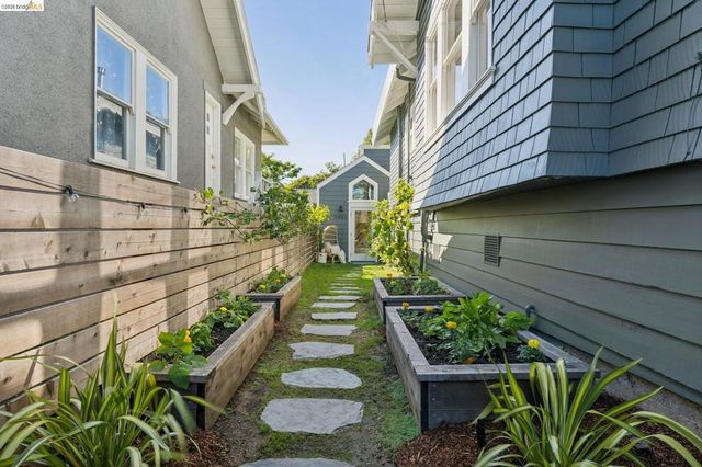 5451 Lawton Ave, Oakland, CA 94618