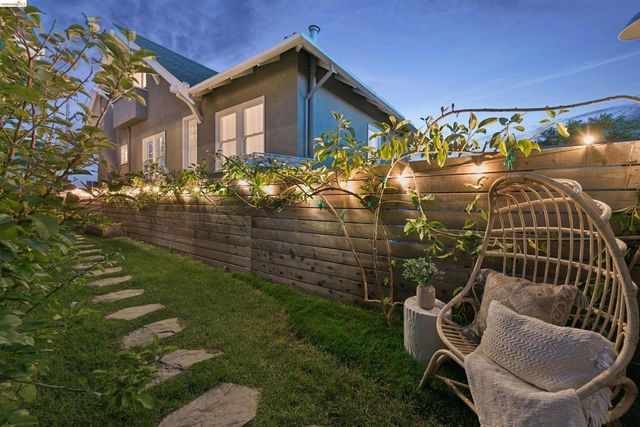 5451 Lawton Ave, Oakland, CA 94618