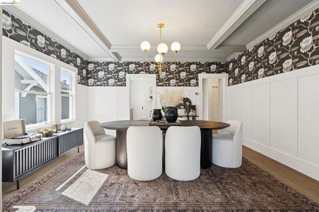 5451 Lawton Ave, Oakland, CA 94618