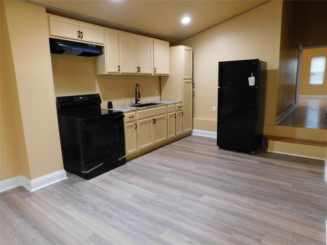 424 E 11TH Street, Erie, PA 16503