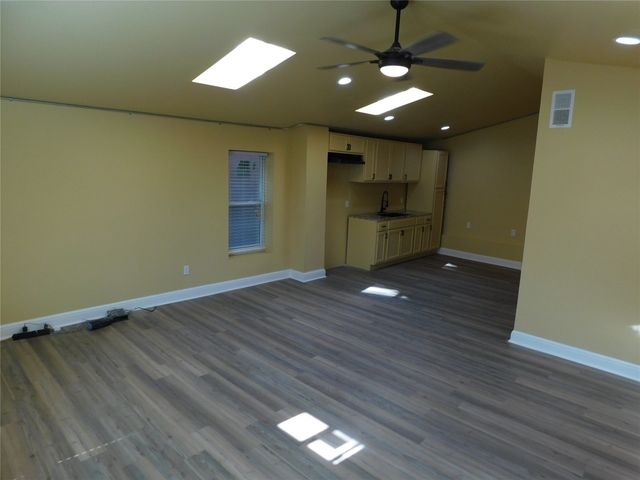 424 E 11TH Street, Erie, PA 16503