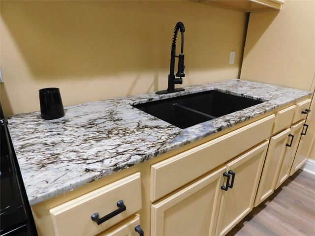 424 E 11TH Street, Erie, PA 16503