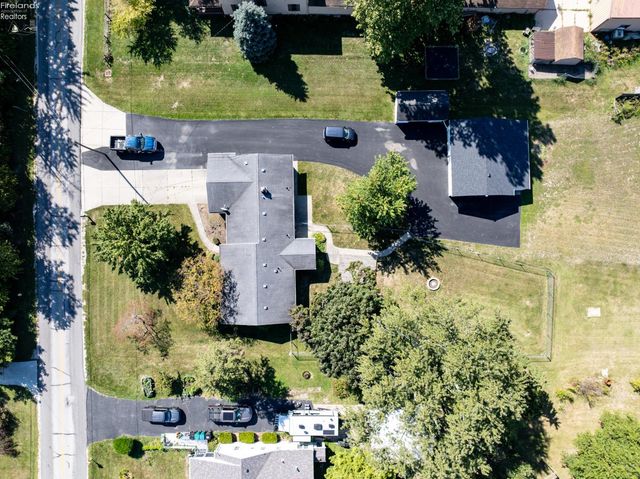 1620 Owen Rd, Northwood, OH 43619