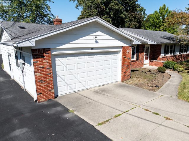 1620 Owen Rd, Northwood, OH 43619