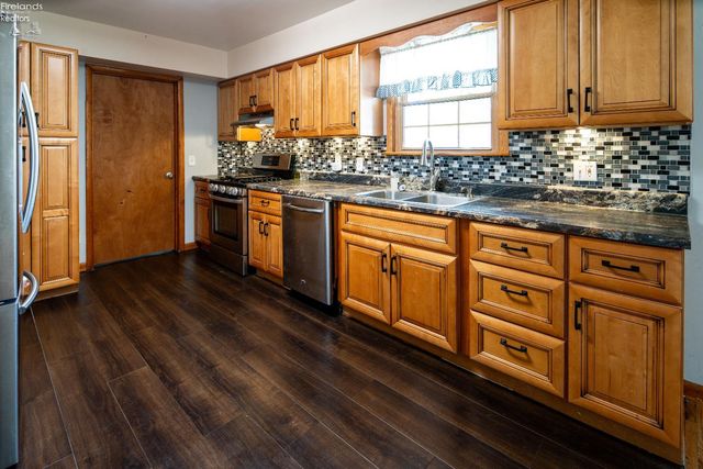 1620 Owen Rd, Northwood, OH 43619