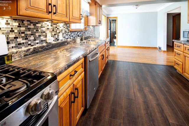 1620 Owen Rd, Northwood, OH 43619