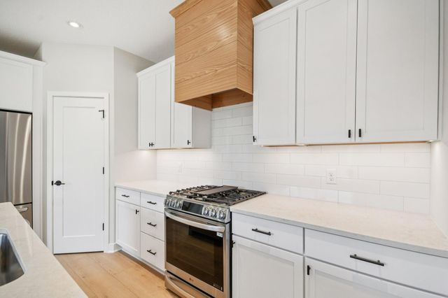 6135 Harkness Lane S, Cottage Grove, MN 55016