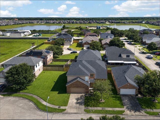 206 Unique Court, Rosharon, TX 77583