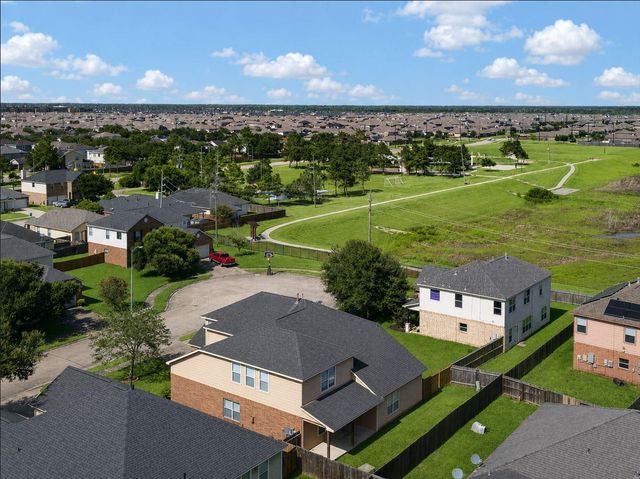 206 Unique Court, Rosharon, TX 77583