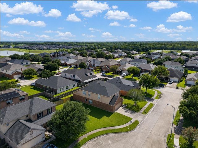 206 Unique Court, Rosharon, TX 77583