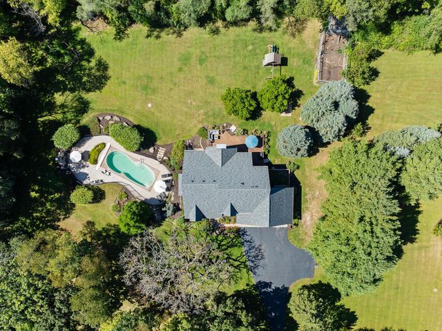 2380 Partridge Woods COURT, Burlington, WI 53105