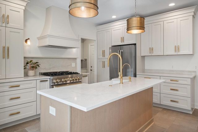 2380 Partridge Woods COURT, Burlington, WI 53105