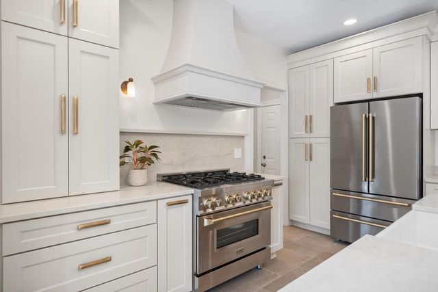 2380 Partridge Woods COURT, Burlington, WI 53105