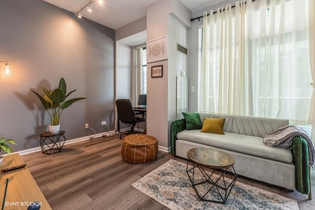 340 W Superior Street 609, Chicago, IL 60654