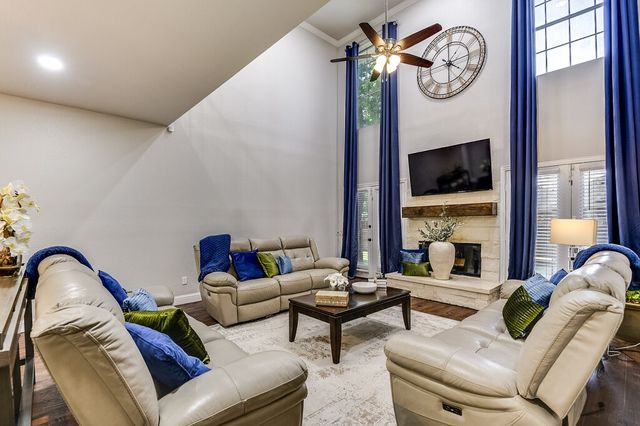 6805 Blake Drive, Arlington, TX 76001