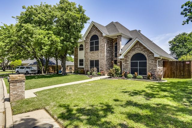 6805 Blake Drive, Arlington, TX 76001