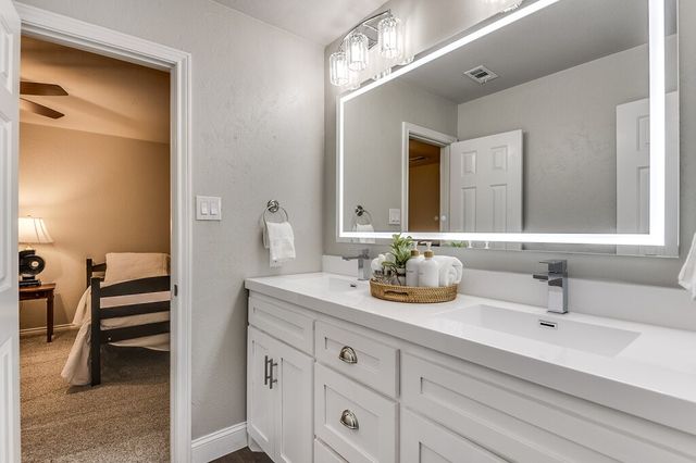 6805 Blake Drive, Arlington, TX 76001