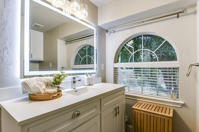 6805 Blake Drive, Arlington, TX 76001