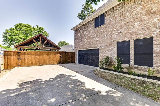 6805 Blake Drive, Arlington, TX 76001