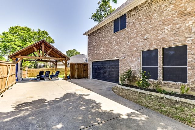6805 Blake Drive, Arlington, TX 76001