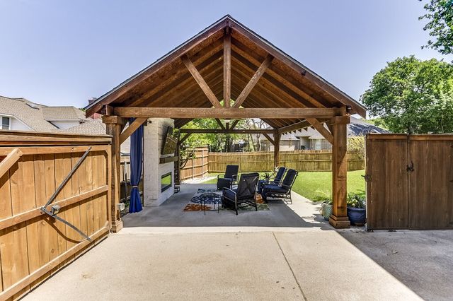 6805 Blake Drive, Arlington, TX 76001