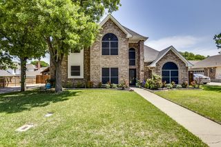 6805 Blake Drive, Arlington, TX 76001