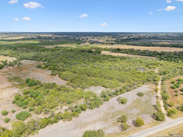 3808 County Road 128, Floresville, TX 78114