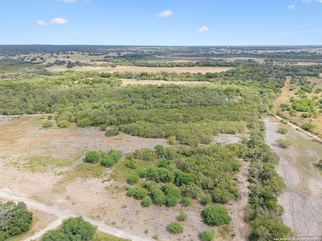 3808 County Road 128, Floresville, TX 78114