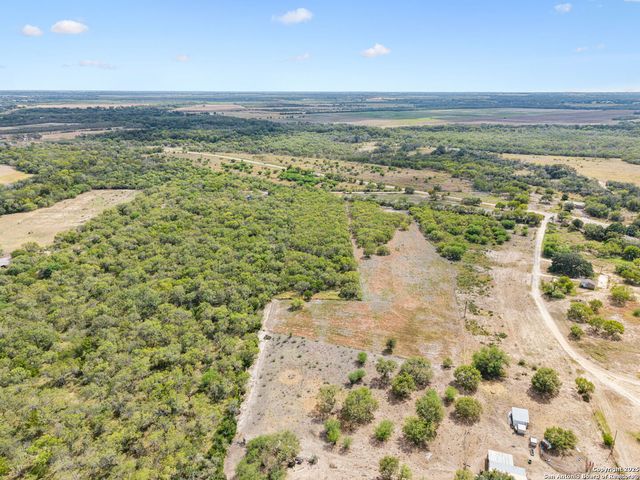 3808 County Road 128, Floresville, TX 78114