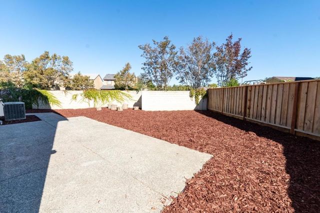 441 Adrian Court, Hollister, CA 95023