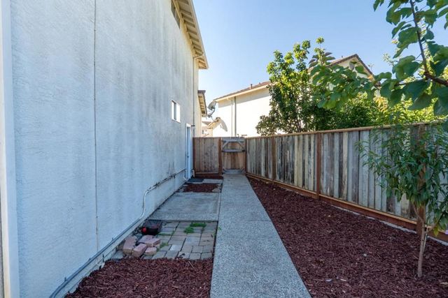 441 Adrian Court, Hollister, CA 95023