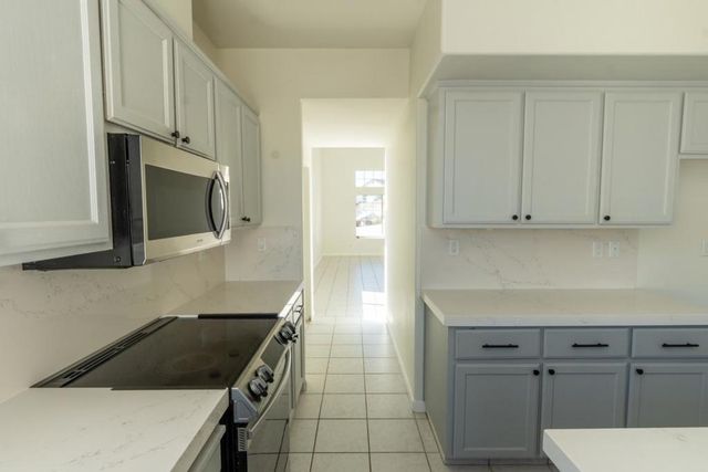 441 Adrian Court, Hollister, CA 95023