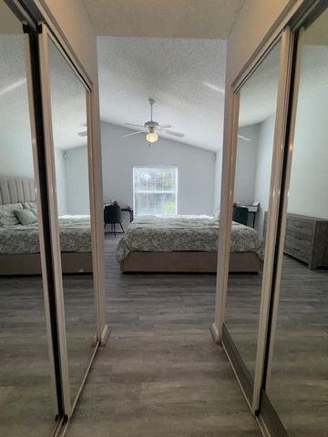 1883 Oak Berry Circle, Wellington, FL 33414