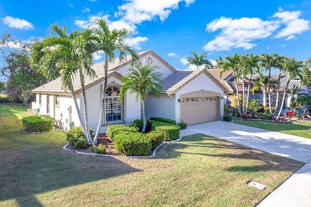 1883 Oak Berry Circle, Wellington, FL 33414