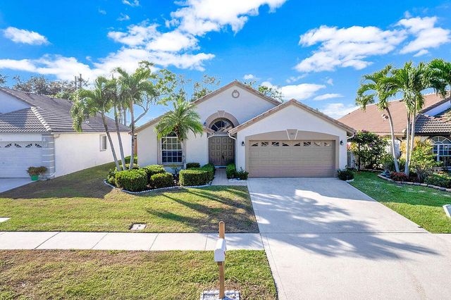 1883 Oak Berry Circle, Wellington, FL 33414